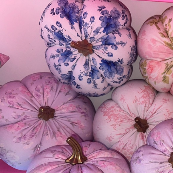 Loveshackfancy insp* handmade pumpkin (large size ) - Picture 3 of 11